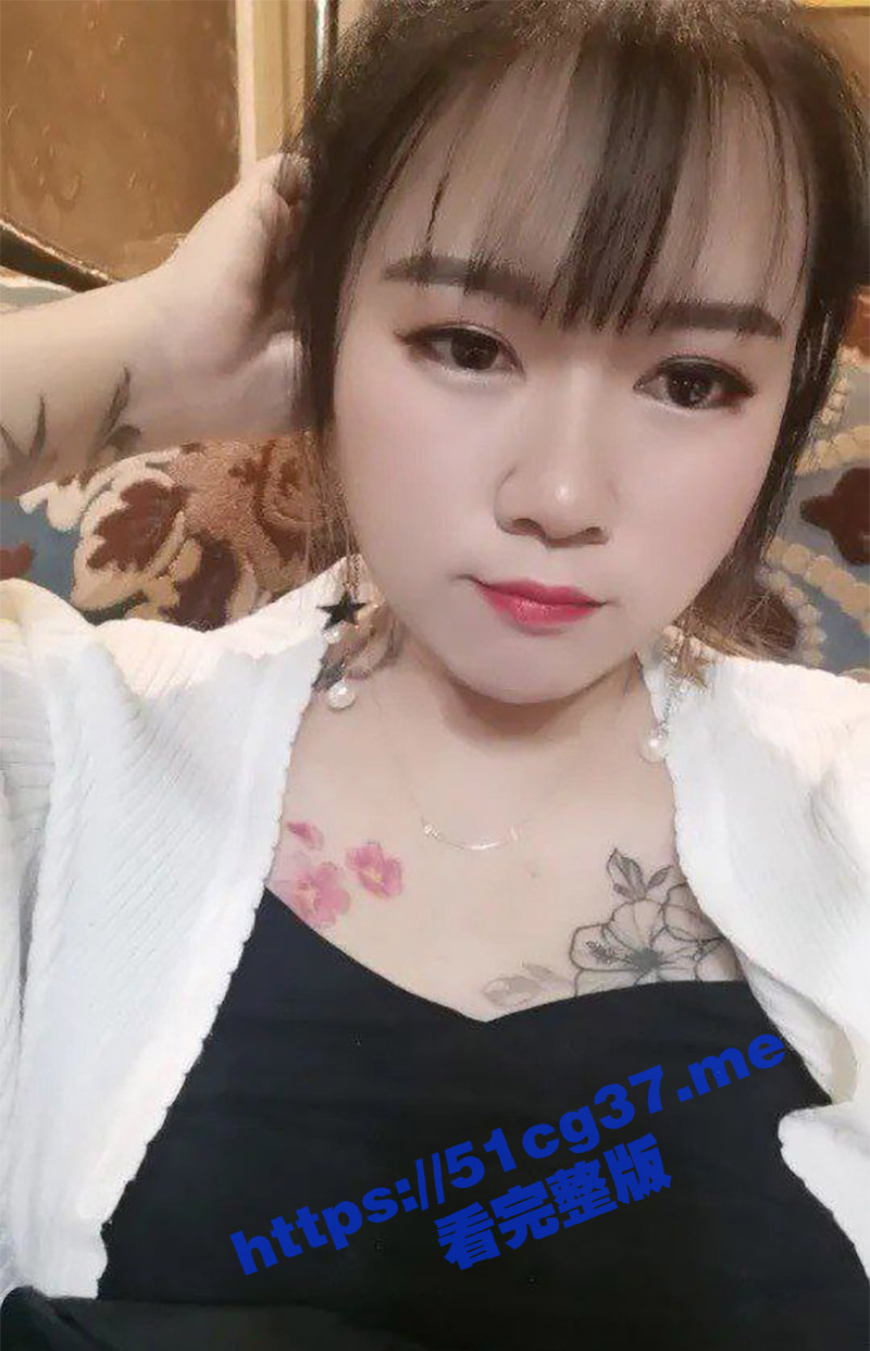安徽某KTV陪酒小姐 李静 和客人约炮做爱 被男友爆出视频 据说在坐台时还在厕所给客人插