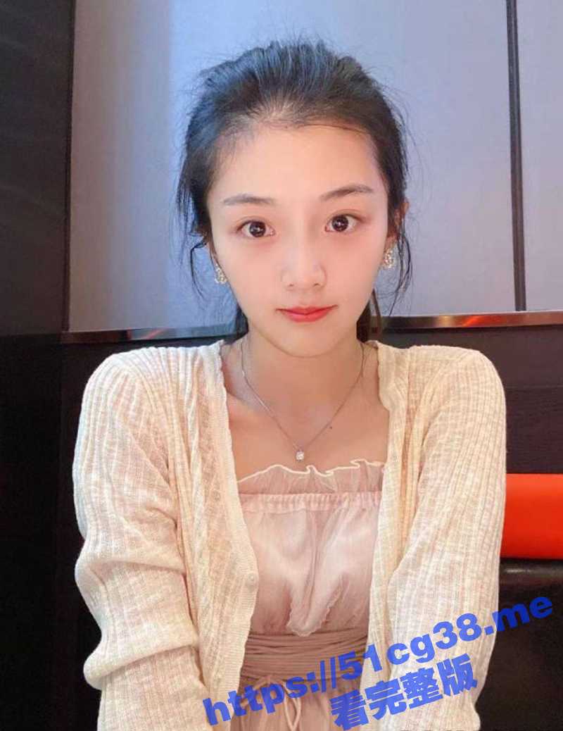绝美反差空姐 刘菲 背着男友有干爹 一气之下曝光 颜值超高 清纯绝美 无论自慰还是吃鸡都让人欲罢不能