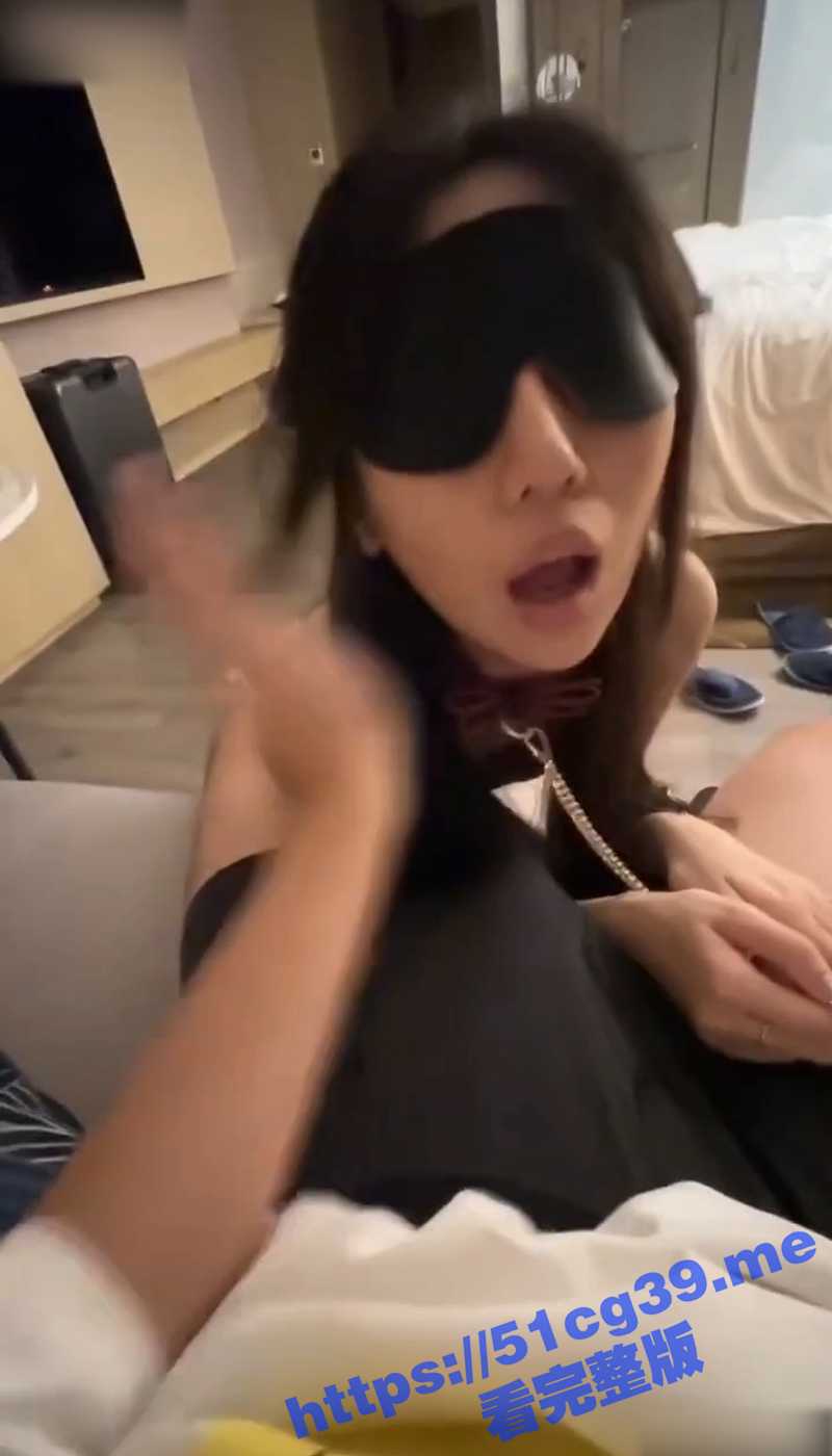 约炮大神 Mrber 约到喜欢SM的极品高颜值反差女幼师 一顿调教 再蒙眼操！