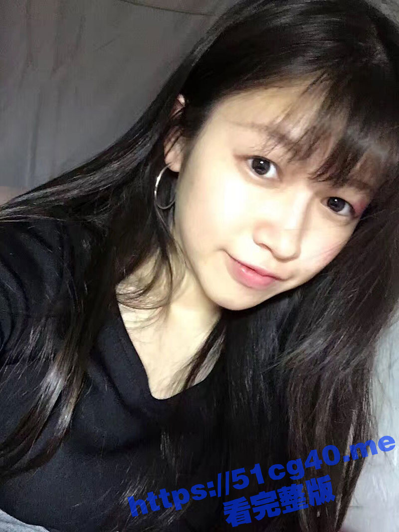 母狗养成记！清纯在校女大学生 在校外出租屋被男友花式调教 原来母狗都是这样训练出来的！