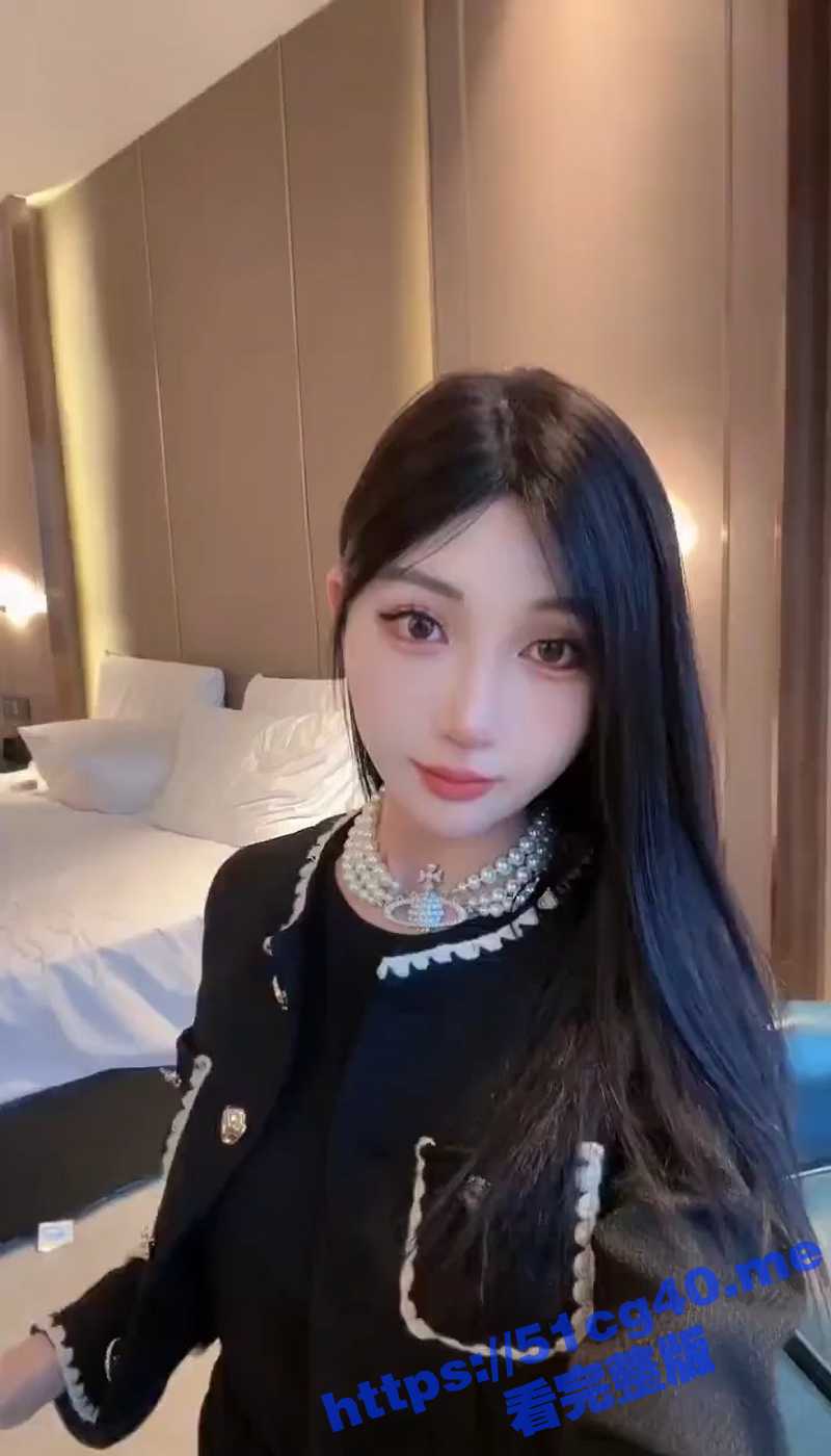 超美极品人妖 Ts沁沁baby 一见面就被他的巨屌所惊叹 大屌真的超级美味 舍不得落下一口