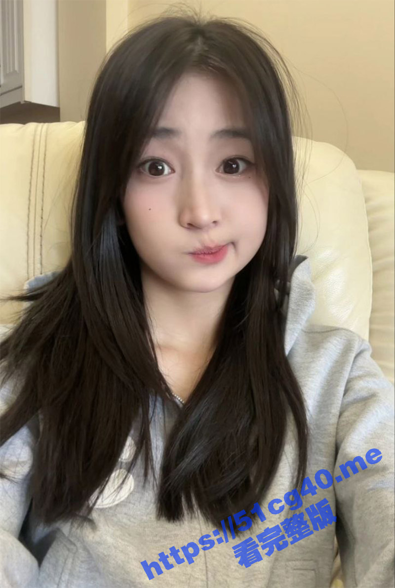 香港稚嫩高中校花 桂雅佳 身高166的性感美女 天生无毛水嫩白虎 被渣男骗裸聊秀逼