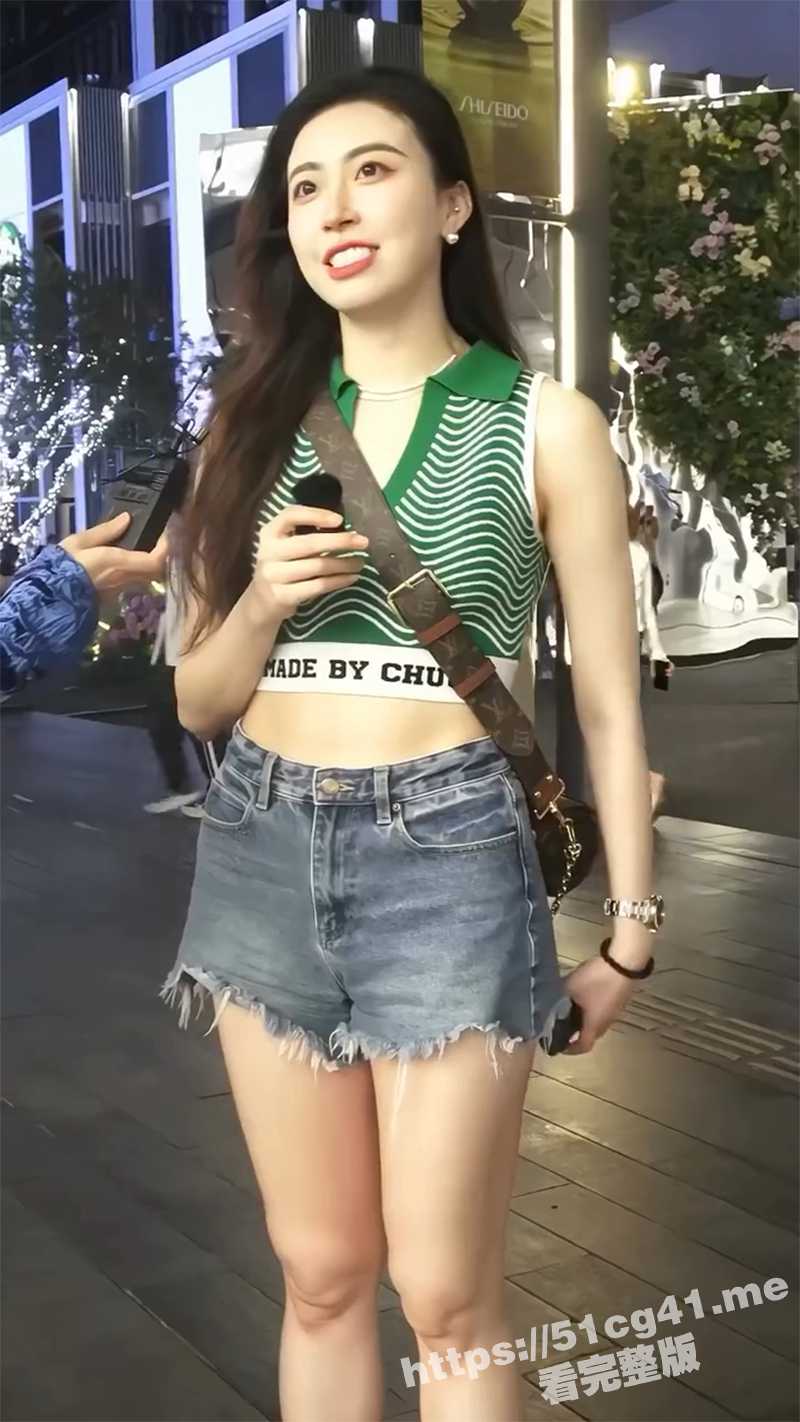 年度街头采访大合集 全是知名大学毕业的极品白嫩大长腿美女大学生