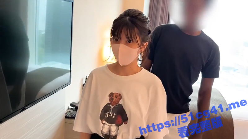 美女与野兽！白嫩妹子被黑人大屌猛肏 视觉效果超级反差！
