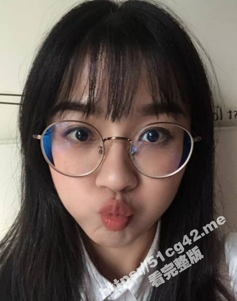 深圳母狗 龚倩莹 完整版视图流出 喜欢被捆绑在床上玩脚虐嘴 以与50+以上人发生过性关系