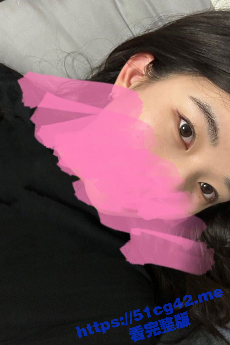 外表文静的巨乳清纯少女 青春期性瘾重 没有男人的滋润对镜头按摩乳房 自慰插逼！