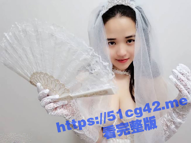 99年风骚反差美女 刘璐 为上位 自拍艳照和领导车震操逼 不雅视频被全网曝光！