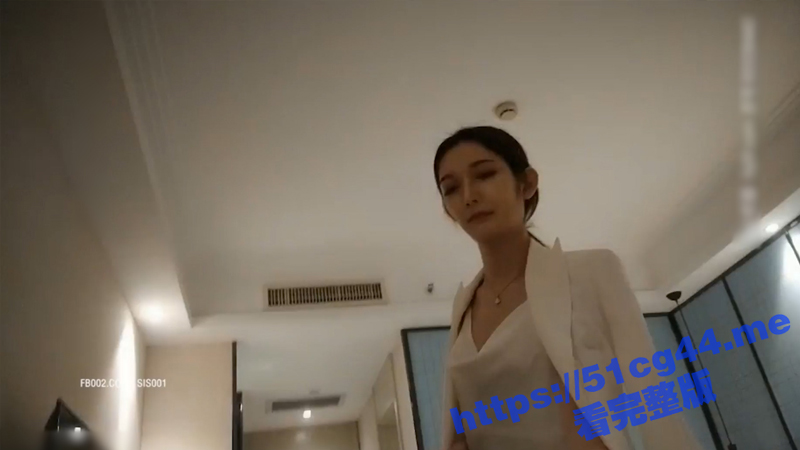 鸭总探花 极品外围神似江疏影 美腿翘臀玉乳勾人 沙发啪啪呻吟不断