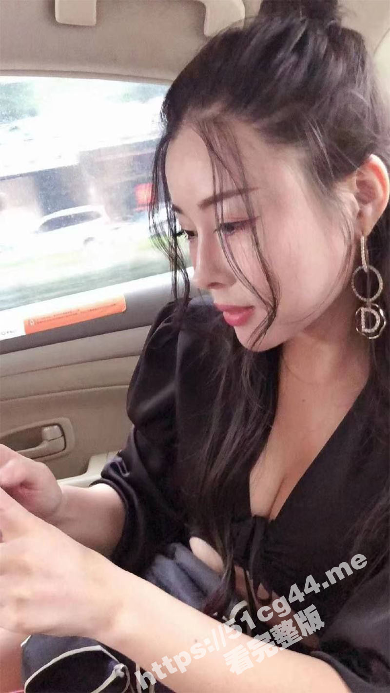 福建泉州32岁已婚人妻 少妇刘慧琴喜欢玩多p 越多人搞她越开心 大骚货很喜欢深喉和3p
