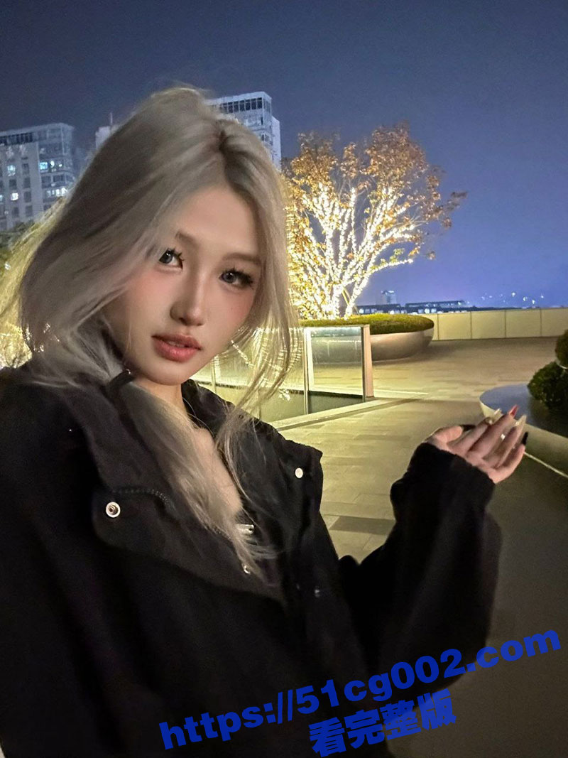 成都高颜值反差女神 果果有点乖 下海大尺度收费直播合集 生活照这脸蛋绝了 小母狗一枚！