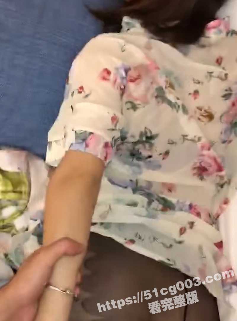 苏州少妇 江雪璐 稚嫩漂亮的嫩妹与男友做爱自拍 被男友上传到网络 同事发现威胁不成便曝光