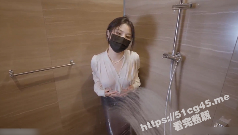 极品白虎网红御姐 台北娜娜 浴室上演湿身诱惑 巨乳肥臀超性感+超大触手玩具自慰嫩穴好诱人