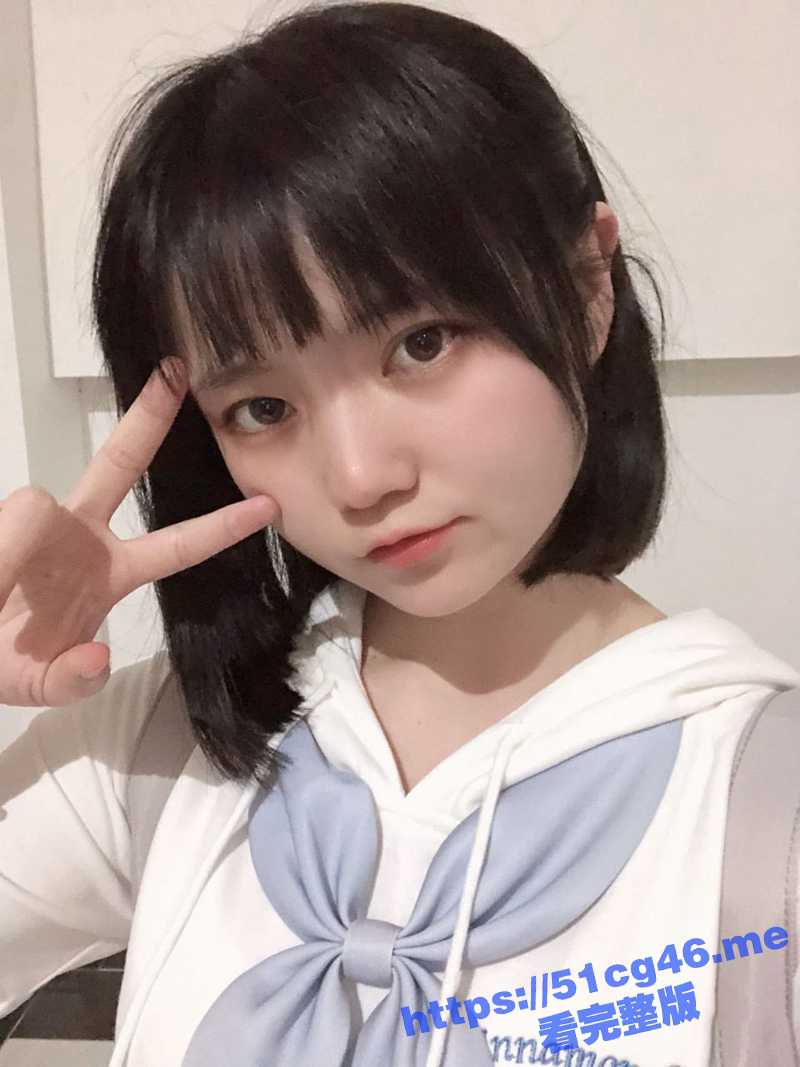 白嫩清纯学生妹和男友无套做爱自拍视频流出 有着和稚嫩的长相不符的大白奶子特别反差