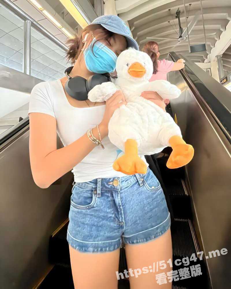 新加坡抖音白嫩清纯网红 CharlotteYuan 私底下偷偷做福利姬 居家私拍掰穴自慰私密影片流出