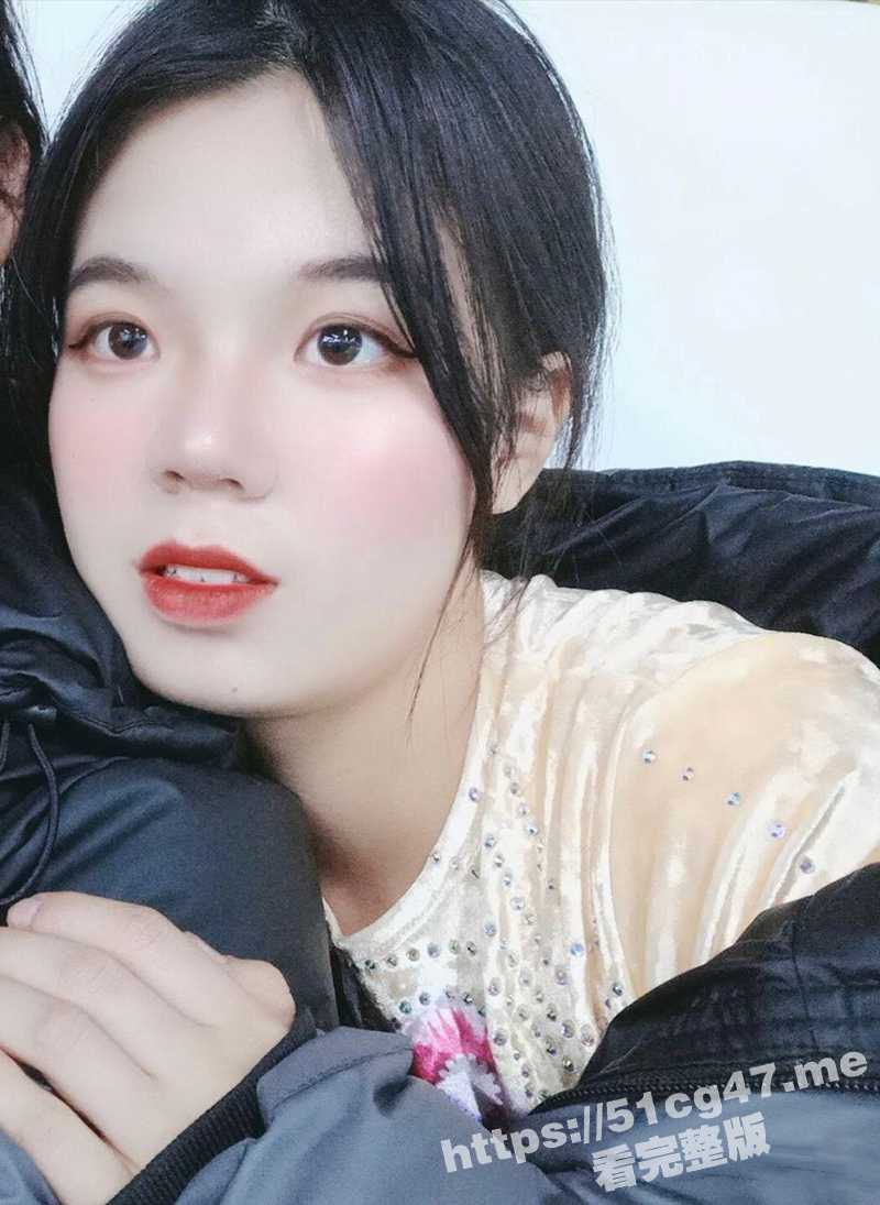 安徽池州卫校清纯女大学生 张芸芸 被校外男友调教成小母狗 深喉吞精纹字样样都来