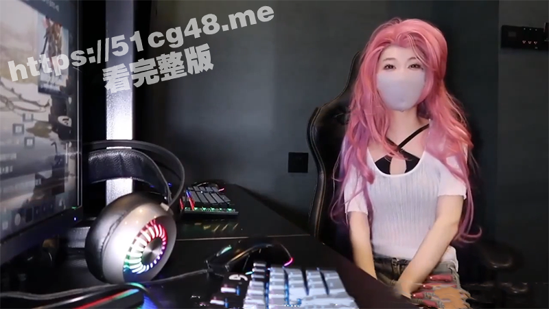 清纯白嫩学生妹线下陪玩因技术太菜输了游戏 为了五星好评帮客户吃鸡巴让客户操小穴