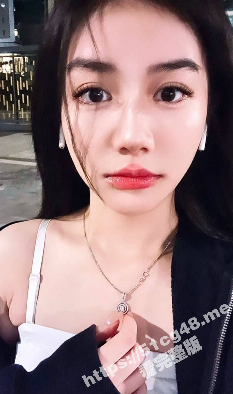 高颜值极品白虎美女口交舔蛋 女上位做爱超主动 后入啪啪抬头颜射在脸上 白虎穴看着好粉嫩