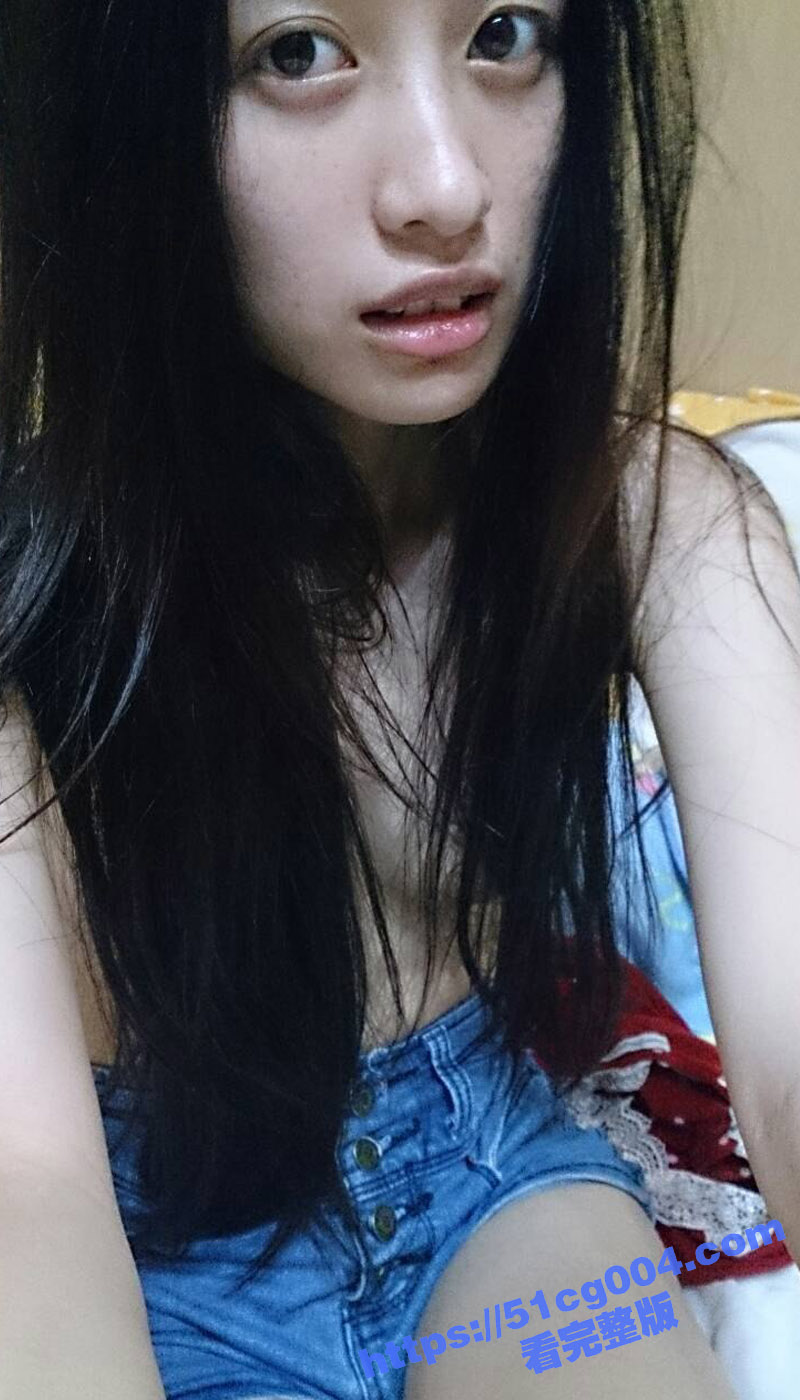江苏 王蕙 极品超听话的小母狗 乖巧跪在地上接尿 超配合的含住每一滴精液！