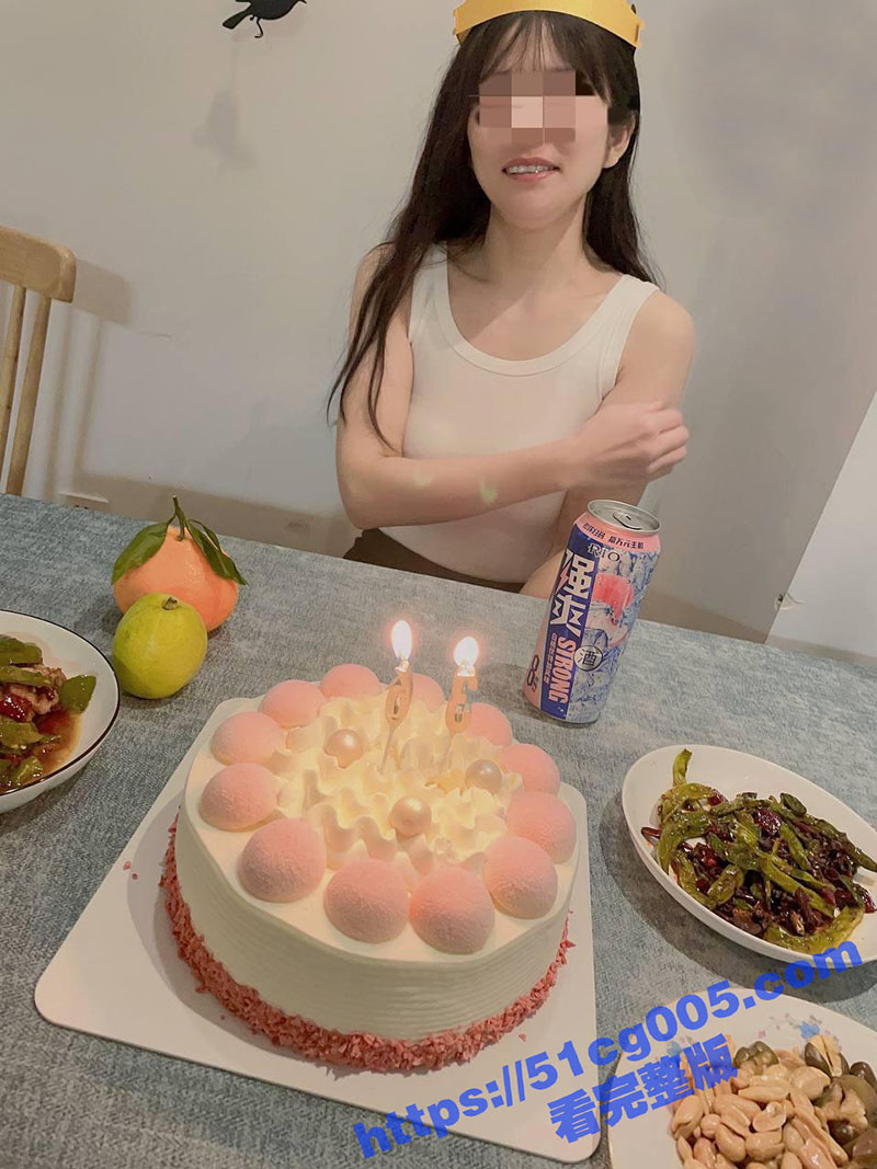 长篇原创 美女房东过生日 三瓶强爽下肚 再她的婚床上内射三次 全程实拍真实露脸