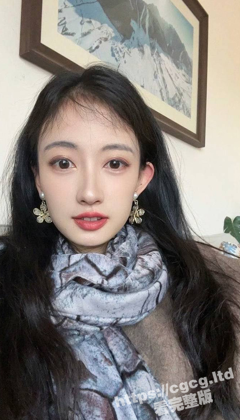 云盘泄密流出 极品反差婊 清纯小美女被男友骑脸输出！太清纯了