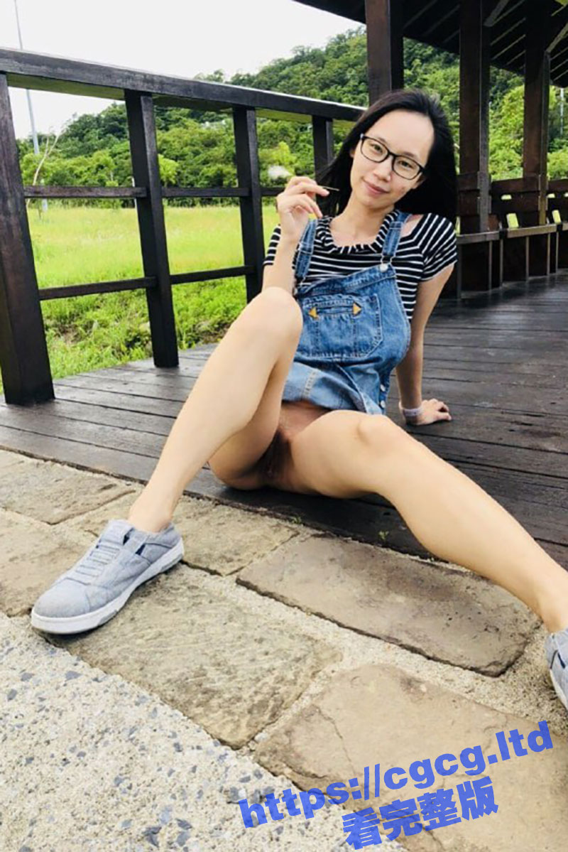 性瘾大的甜美娇妻！怀孕期间无法走正门 也要和老公打炮！一遍爆菊一边扣穴！