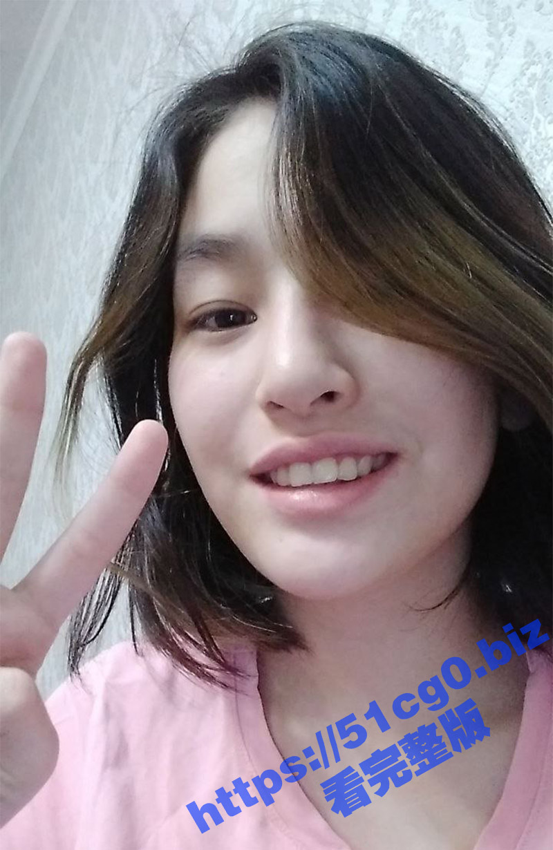 清纯学生妹反差婊 给男友自拍福利视频 遭渣男发到网上 小骚货喜欢扣逼 白浆流个不停