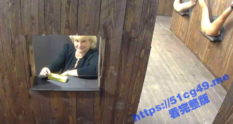 捷克简陋买春院第二弹 体会过嫖娼自助餐么 互相看不见有逼随便肏 这真是男人的天堂啊