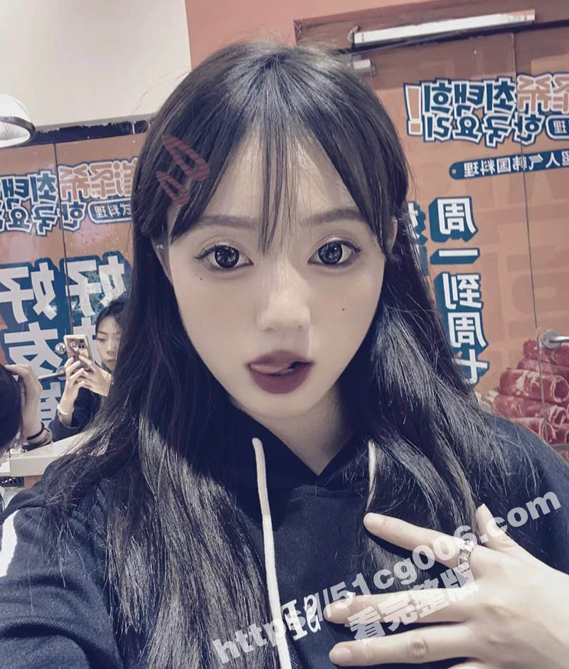 济南美甲店老板娘 已婚小少妇婚内出轨 老公出差期间 带炮友回家做爱 拍摄视频留念曝光