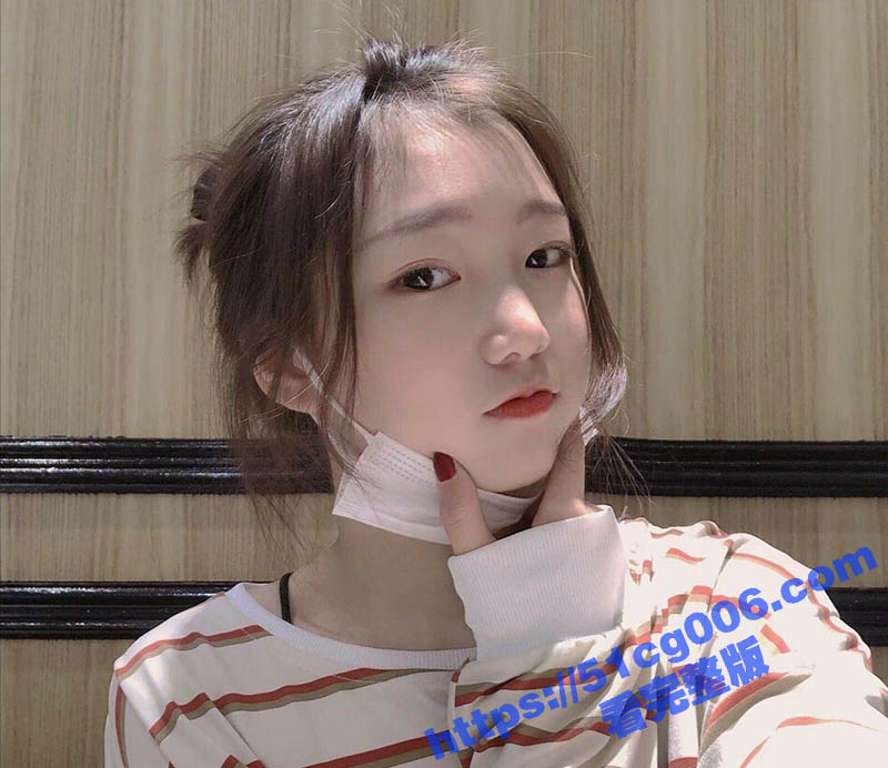 西安26岁已婚骚妻 小穴瘙痒难耐求操 被调教成小母狗 曾在山上打过野炮 被几人围观兴奋不已