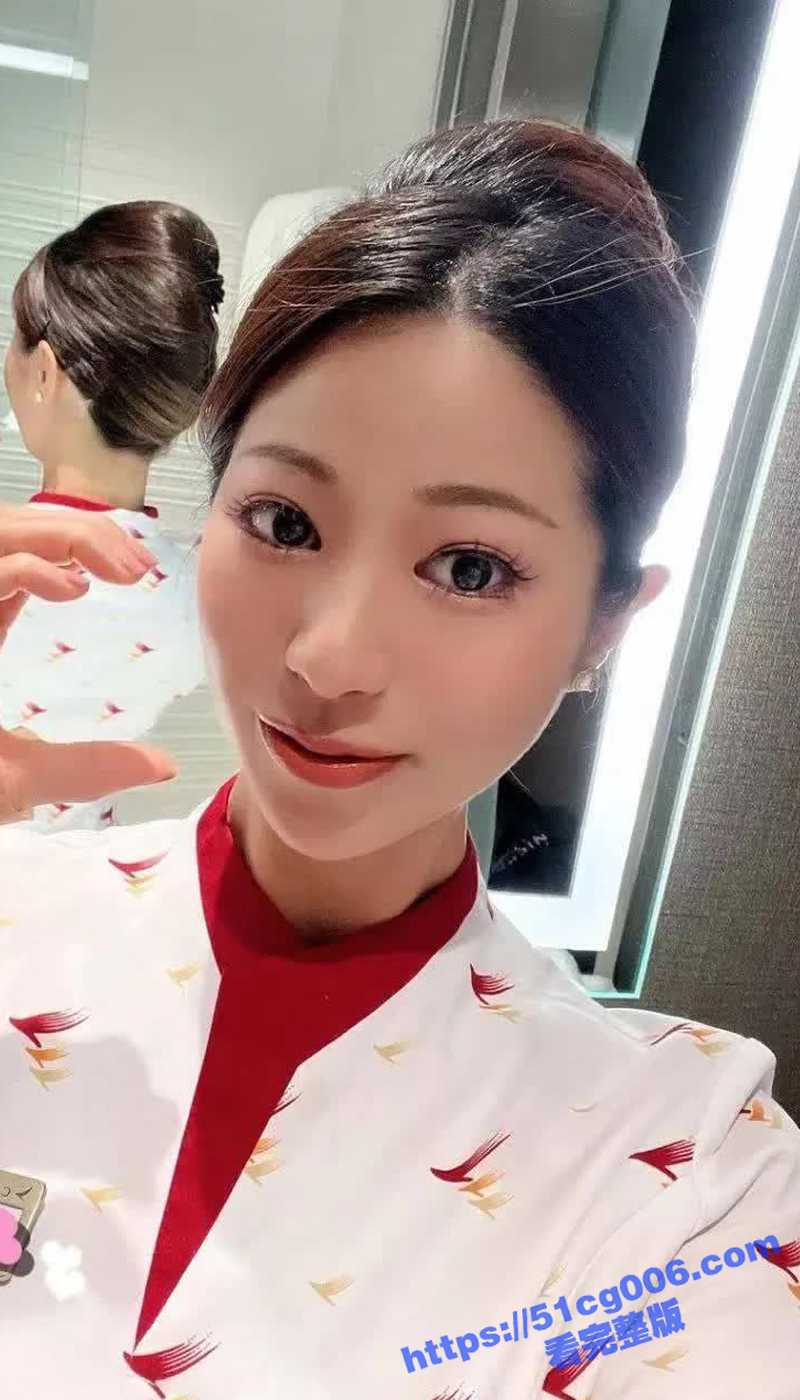 国泰航空空姐 李舒仪 男主是前男友 发现她在外面接机3P 愤怒曝光！