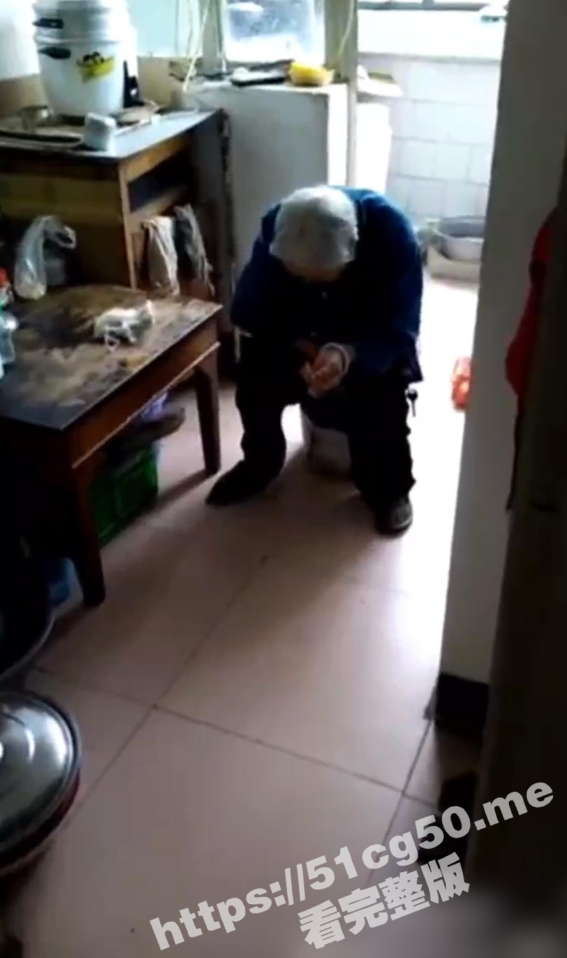 听说你们喜欢熟女 这位够成熟了吧 还能随便无套内射 够胆你就来！