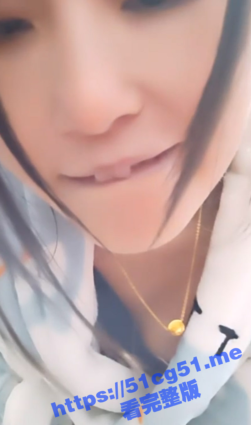 骚逼少妇在家直播自慰 奶奶在旁边看电视 偷偷把振动棒塞在骚逼里玩勾引诱惑 好极限啊！