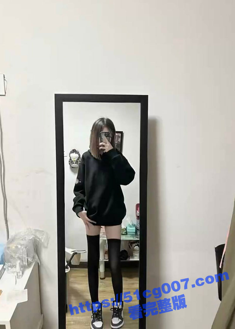 长春淫荡小母狗 在SM字母群里勾引群友 为其发送自慰揉奶子视频