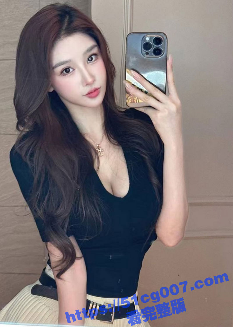 富二代男博主酷爱淫妻 把自己的妻子调教成一条风骚小母狗和兄弟一起享用！