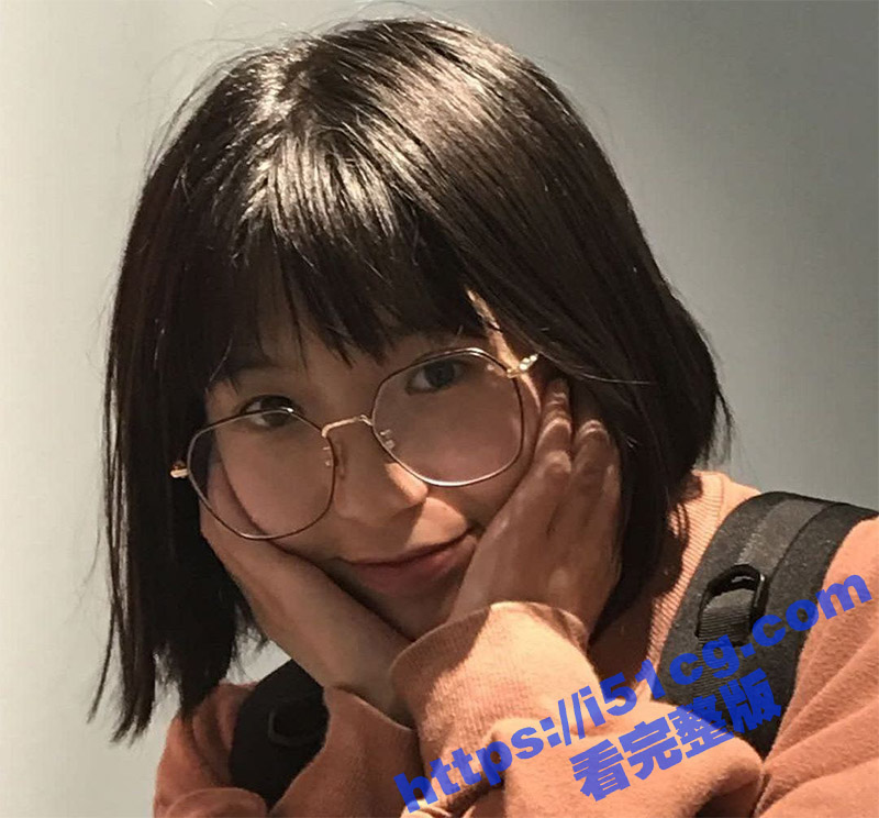 青海师范大学 王雨佳 极品眼镜反差婊学生妹 看上去很纯其实骚得很 尤其是那翘屁股 后入太舒服了