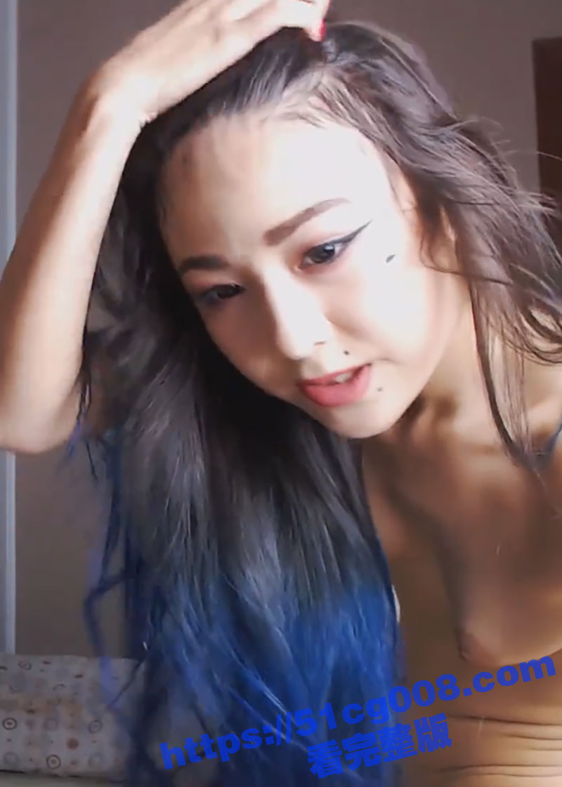 妹子为了博眼球赚钱直接上演倒立自慰20分钟！超骚娇喘听着真让人上头！