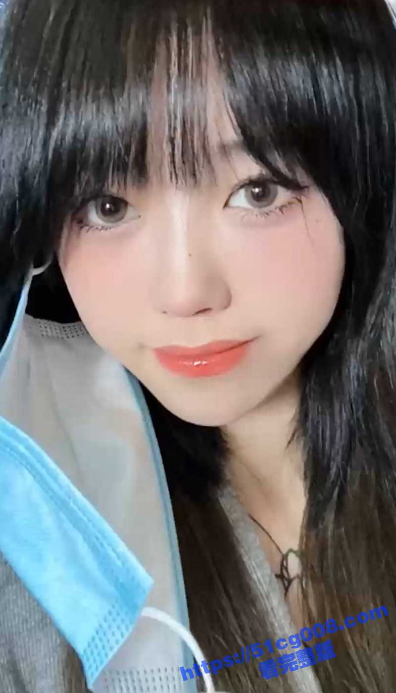 推特网黄 极品00后嫩模 奶瓶 纯欲反差婊 盛世美颜各种诱惑 ！