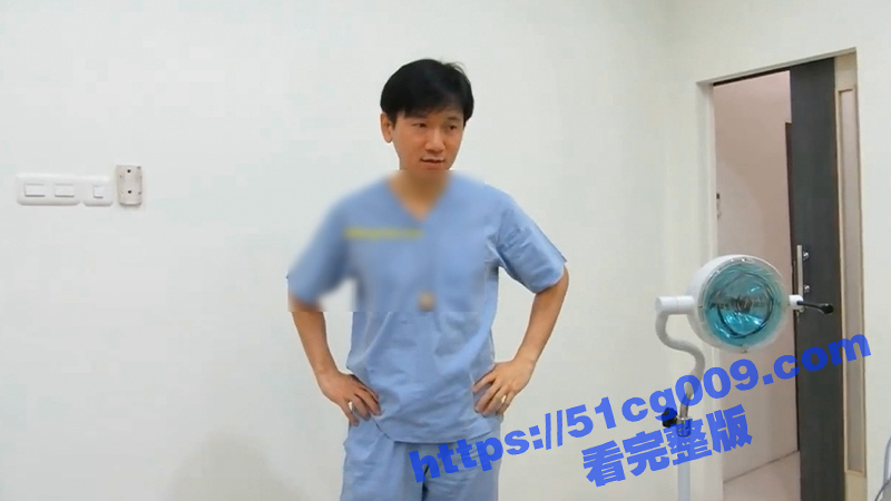 下体整形 珍稀资源!！新加坡华裔整形医学博士内部交流视频 外阴唇切除巧变馒头逼 原来馒头逼是这样来的