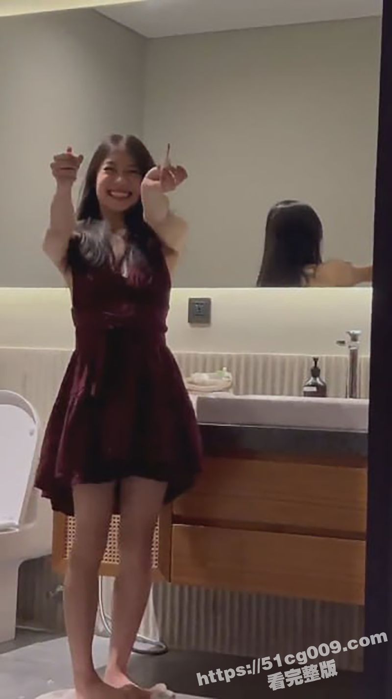 酒店约炮高颜值贵州师范女大学生 张菲菲 妹子非常配合怎么拍都行 小穴被内射了满满的精液
