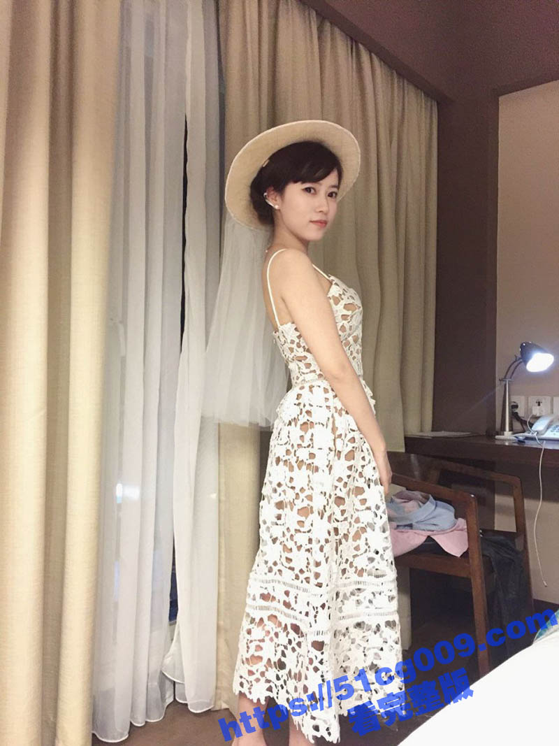 极品反差少妇人妻 非常喜欢口爆吃鸡第一次约会就在饭店厕所口爆 口活非常厉害 没几下就射嘴里了