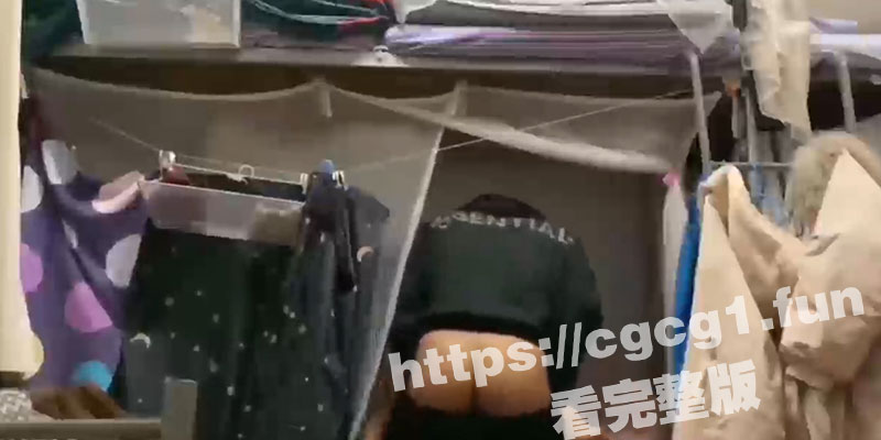 广东技术师范大学英语系学妹 趁着同寝室友不在 将刚交往的男友带到宿舍疯狂啪啪！