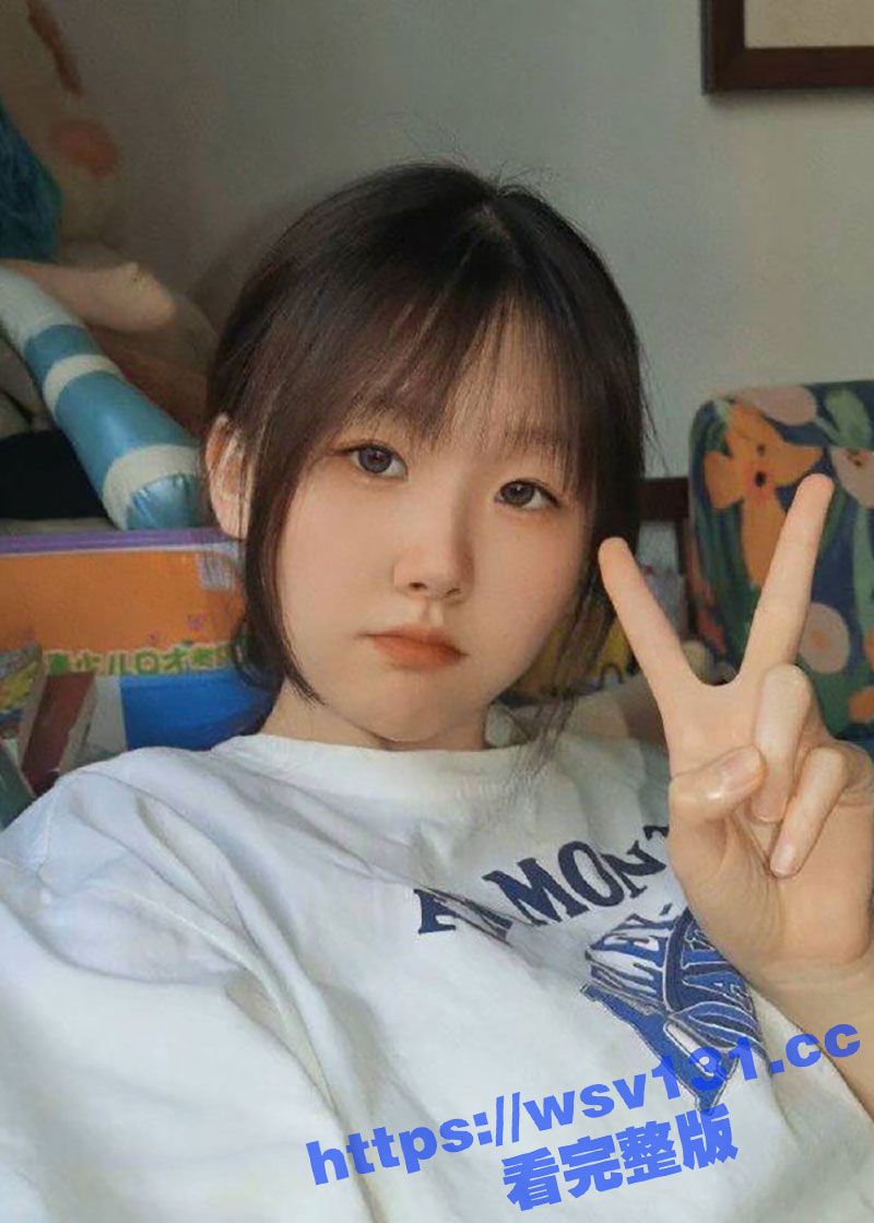 武汉财经大学的清纯反差学妹 被学长在酒店疯狂爆操！小萝莉被大屌操到哭泣！