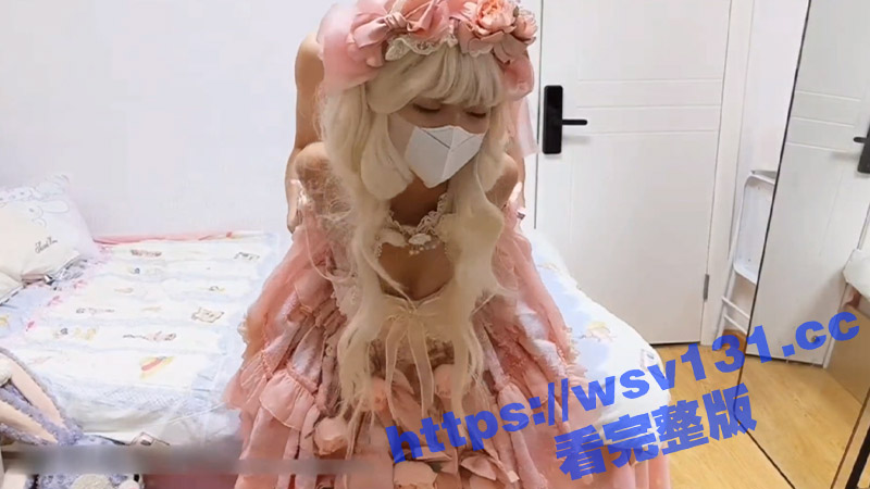 推特萝莉 软软兔 洛丽塔少女成天被主人爸爸强插打桩输出 疼得嚎啕大哭求饶 最后双腿抽搐瘫软在地