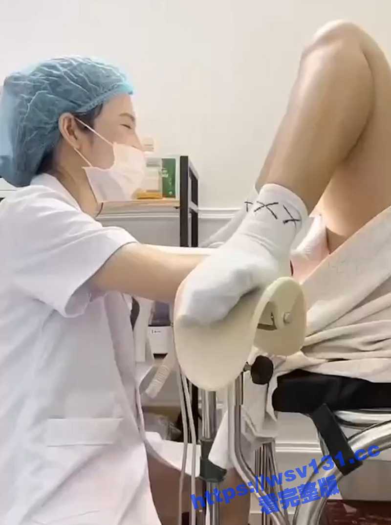 推特博主 苏畅 泰国阴部正骨按摩体验 太爽忍不住喷了医生一脸 把医生吓坏！