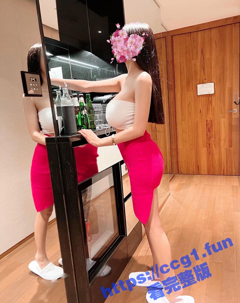 超级巨乳来袭 最新NPX 超级大G女神大集合 身材并不胖凹凸有致 不符合科学比例巨乳太诱人了