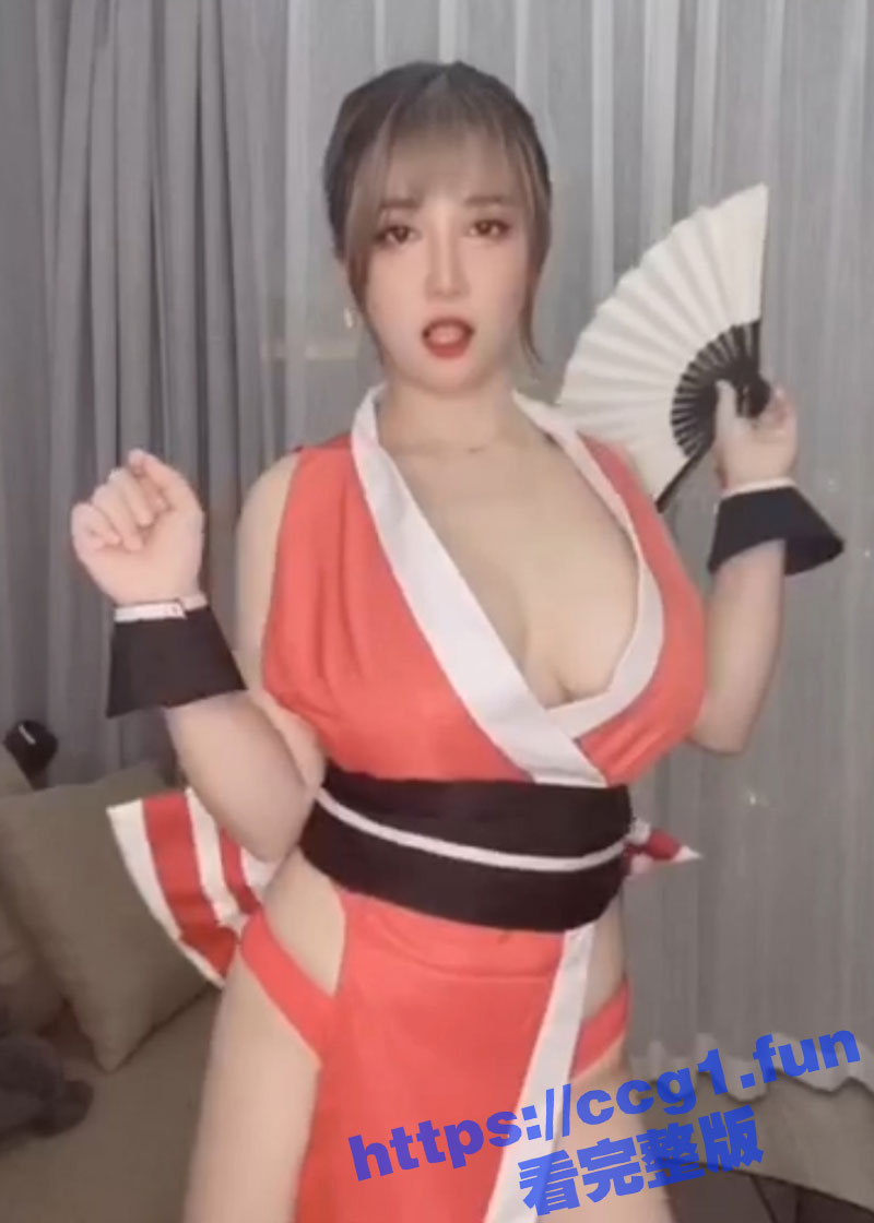 抖音 极品身材的巨乳网红 周大萌 穿着性感的制服和丝袜勾魂 为榜一大哥录制私定舞蹈！