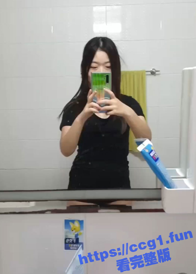 青岛海洋大学舞蹈系校花 王丽君 为异地恋男友录制的扣逼自慰视频 分手后惨遭曝光！
