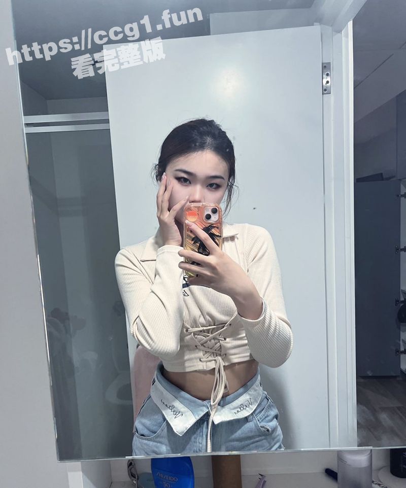 天上飞机最快 地下眼镜最骚 青岛某公司会计 周利霞 被渣男泄密曝光 竟然能把自己对折
