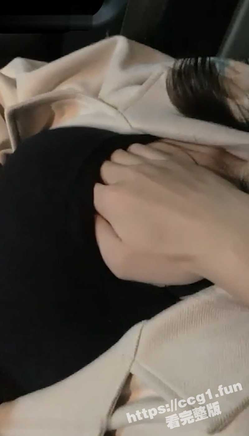 垂涎已久的女同事 饭局乘机灌醉 从车上就开摸 开房玩弄爆操 可惜喝的太多犹如死猪