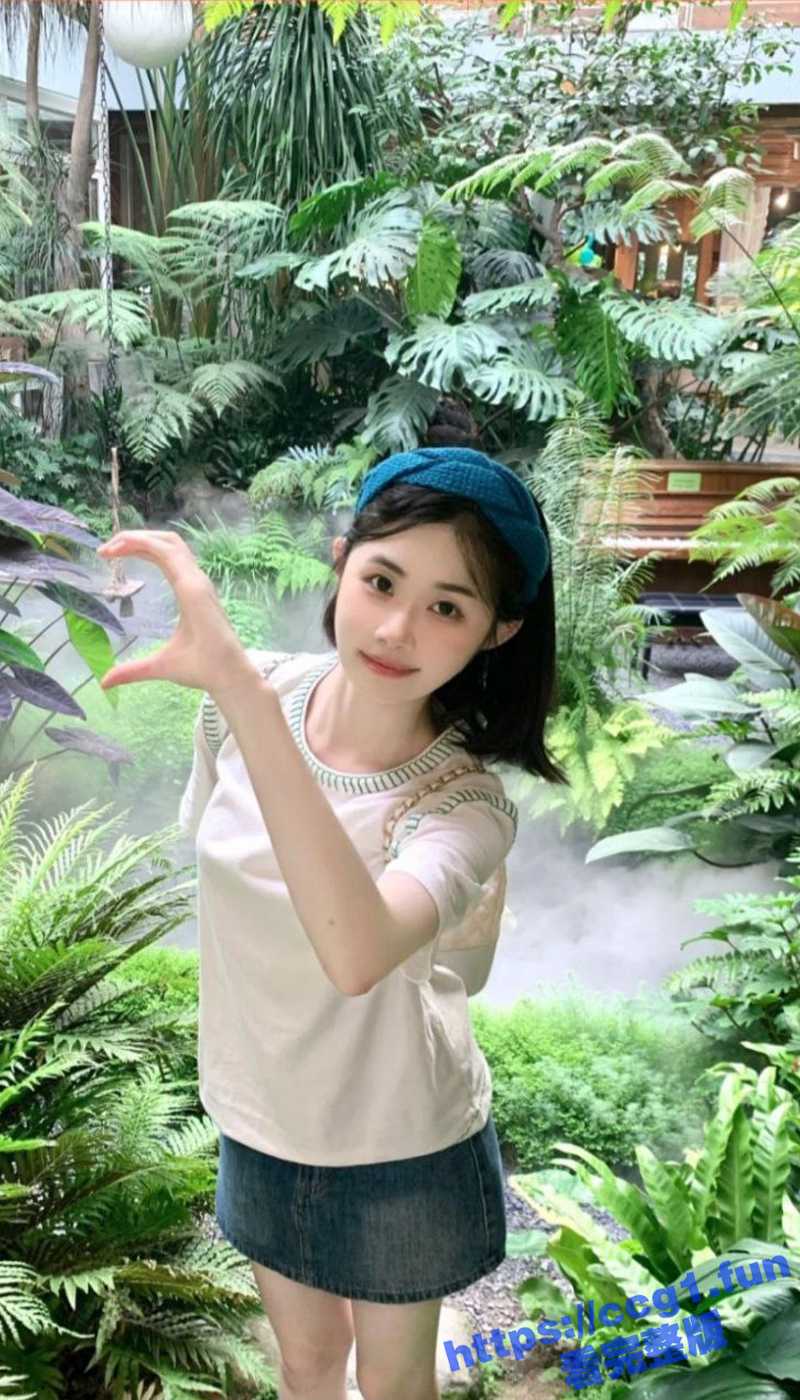 四川传媒学院 播音系 张璐 极品反差婊 一双超白美腿 每次被外校体育生男友捆绑着操才能爽！